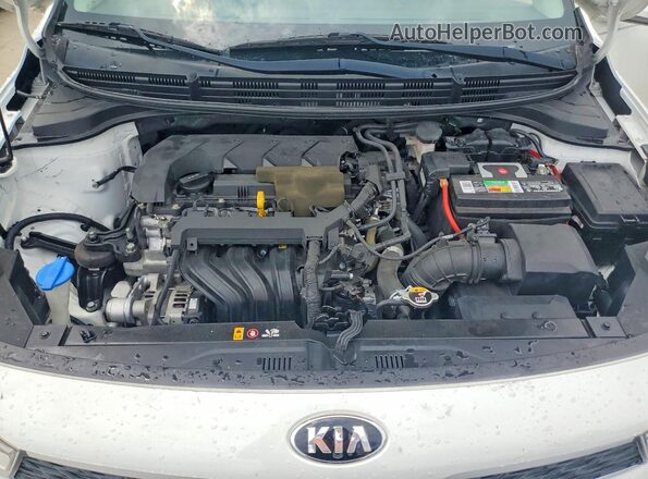 3KPA24AD8LE334943 2020 KIA RIO White Սալոնի հետևի տեսք