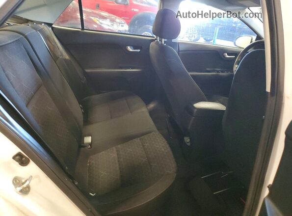 3KPA24AD8ME364106 2021 KIA RIO Белый Вид задних сидений