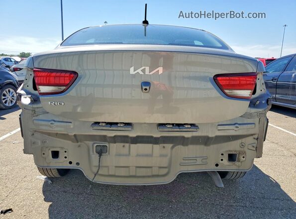 3KPA24AD8NE491309 2022 KIA RIO Silver Vista trasera