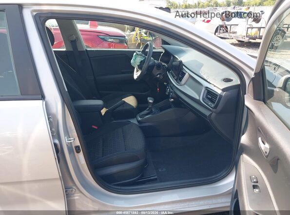 3KPA24AD8PE575455 2023 KIA RIO Silver Vista interior delantera
