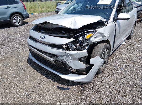 3KPA24AD9ME390973 2021 KIA RIO Silver Widok z przodu