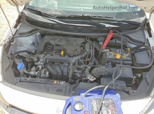 3KPA24AD9PE518519 2023 KIA RIO White უკანა სალონის ხედი