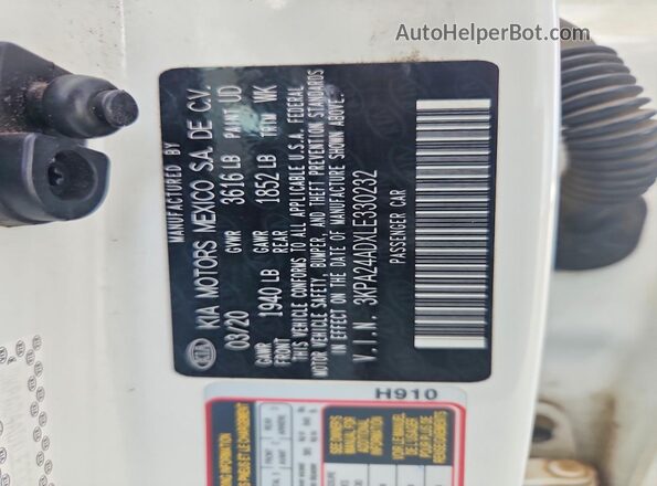 3KPA24ADXLE330232 2020 KIA RIO White Widok komory silnika