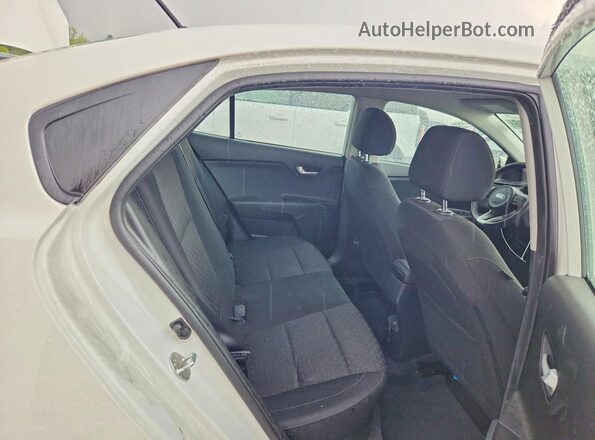 3KPA24ADXME423916 2021 KIA RIO White უკანა სავარძლების ხედი