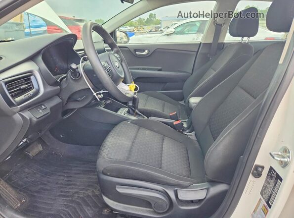 3KPA24ADXME423916 2021 KIA RIO White წინა სალონის ხედი