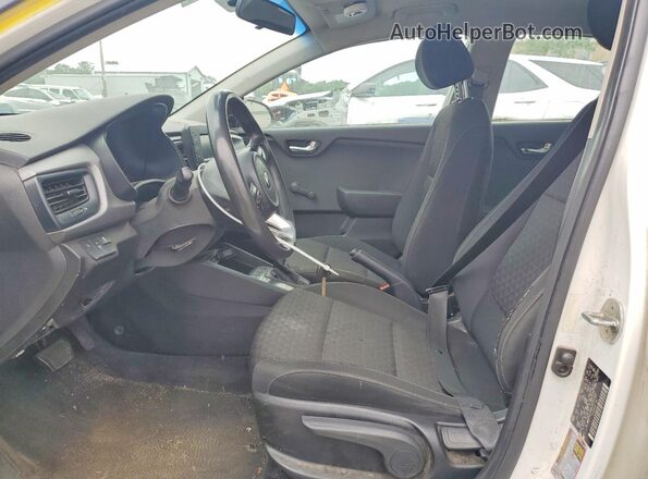 3KPA25AB0JE091663 2018 KIA RIO Black წინა სალონის ხედი