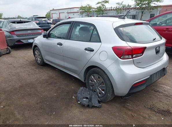 3KPA25AB3JE088868 2018 KIA RIO Silver Tył lewy