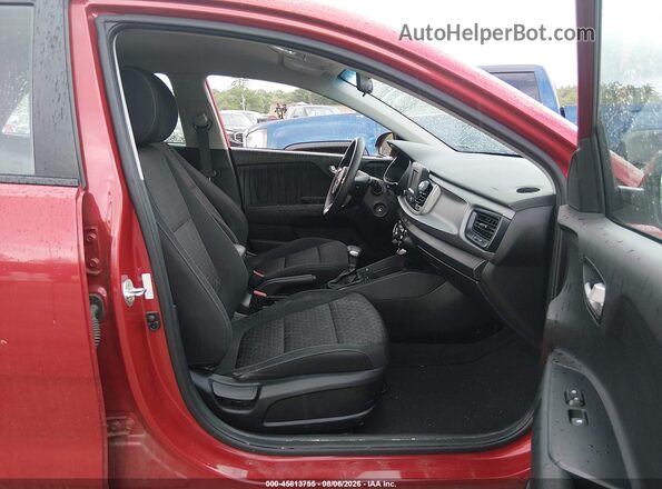 3KPA25ABXJE095039 2018 KIA RIO Red Front interior view