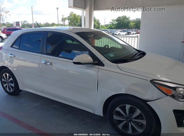 3KPA25AD1ME397809 2021 KIA RIO 5-DOOR White Front view