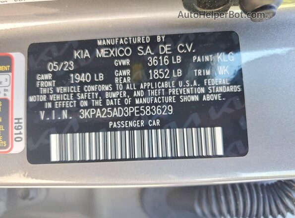 3KPA25AD3PE583629 2023 KIA RIO Gray Widok naklejki z numerem VIN