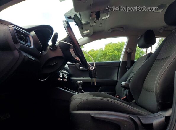 3KPA25AD9ME397072 2021 KIA RIO Silver Вид салону спереду