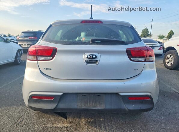 3KPA35AB1JE073301 2018 KIA RIO Silver Vista trasera