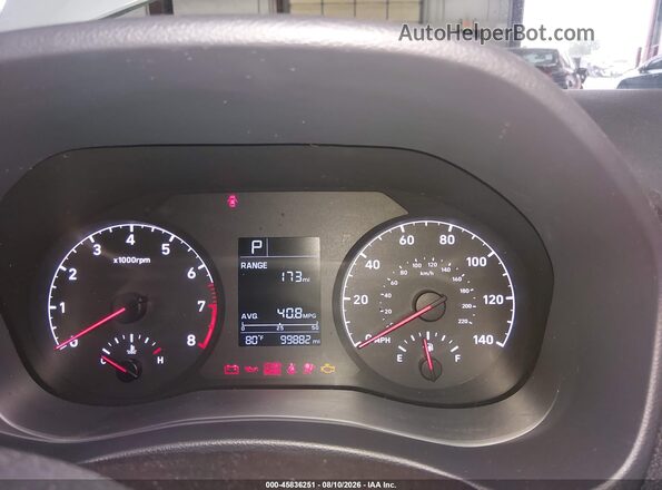 3KPC24A33JE012949 2018 HYUNDAI ACCENT White Vista de los asientos traseros