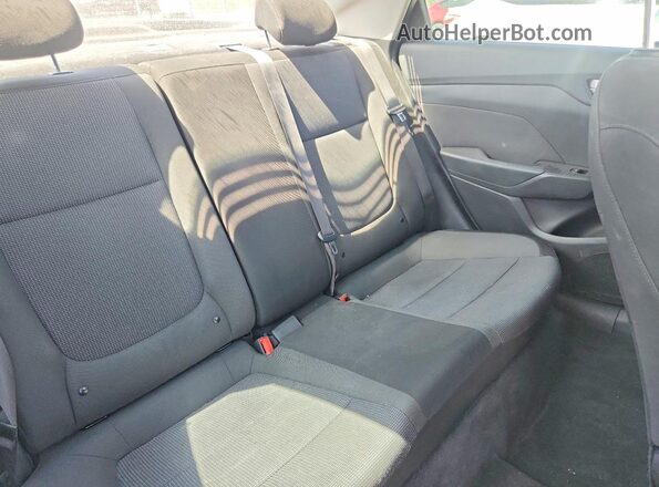 3KPC24A33KE054720 2019 HYUNDAI ACCENT Gray Vista de los asientos traseros