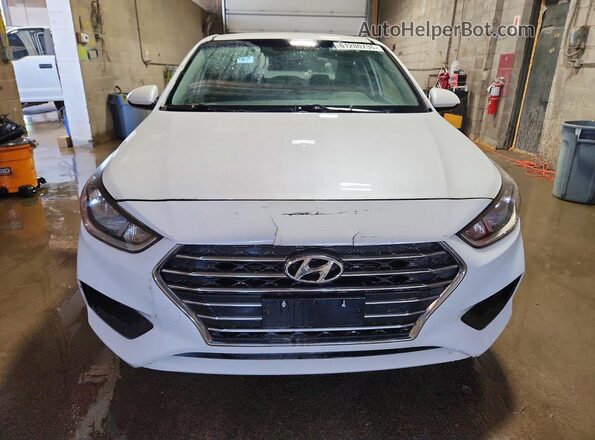 3KPC24A35KE070272 2019 HYUNDAI ACCENT Белый Вид спереди