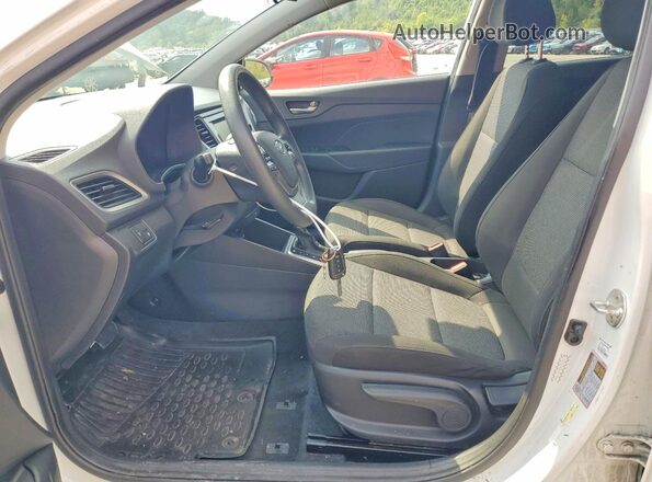 3KPC24A35KE077660 2019 HYUNDAI ACCENT White Front interior view