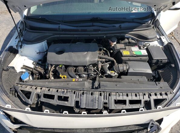 3KPC24A37JE024215 2018 HYUNDAI ACCENT Белый Вид задней части салона