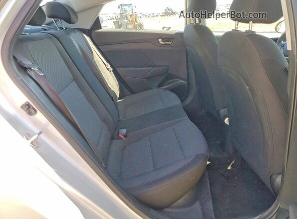 3KPC24A37KE085307 2019 HYUNDAI ACCENT Silver Widok tylnych siedzeń