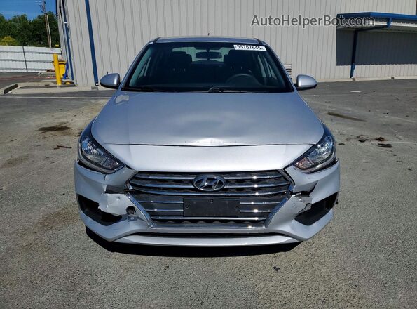 3KPC24A37KE085307 2019 HYUNDAI ACCENT Silver Widok z przodu