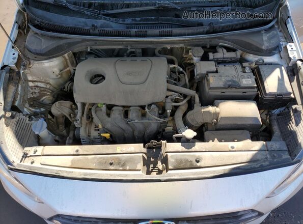 3KPC24A38JE025552 2018 HYUNDAI ACCENT Серебряный Вид задней части салона