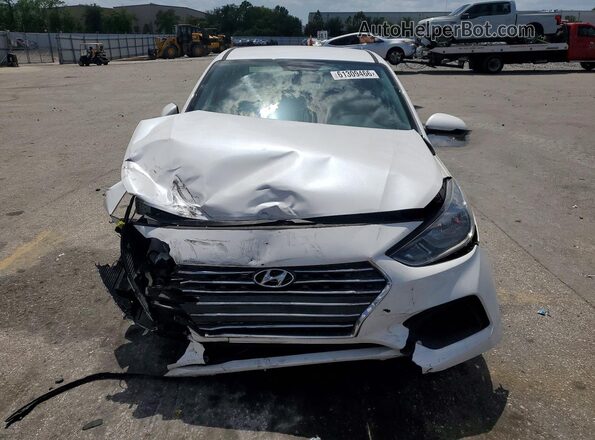 3KPC24A38KE061985 2019 HYUNDAI ACCENT White Widok z przodu