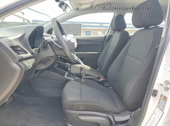 3KPC24A38KE061985 2019 HYUNDAI ACCENT White Widok wnętrza z przodu
