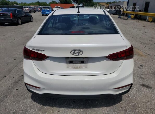 3KPC24A38KE061985 2019 HYUNDAI ACCENT White Widok z tyłu