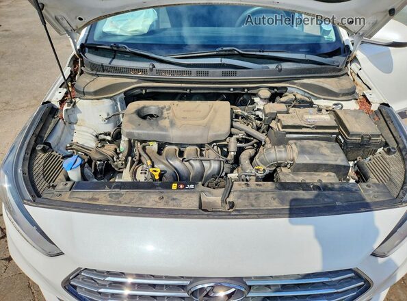 3KPC24A38KE066295 2019 HYUNDAI ACCENT White Вид задньої частини салону