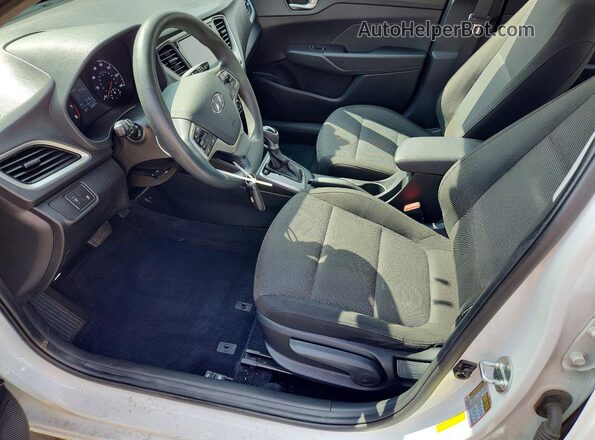 3KPC24A38KE066295 2019 HYUNDAI ACCENT White Вид салону спереду