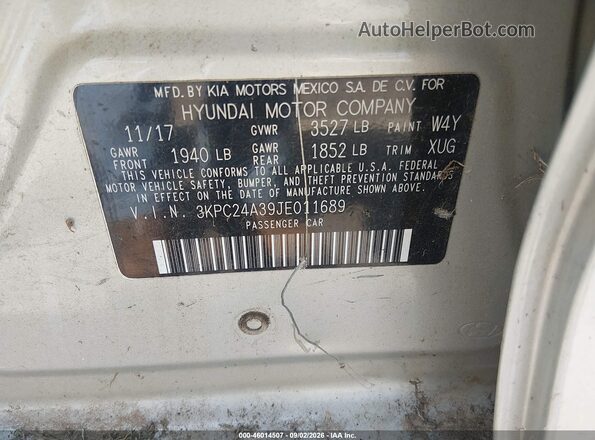 3KPC24A39JE011689 2018 HYUNDAI ACCENT Gold Widok komory silnika