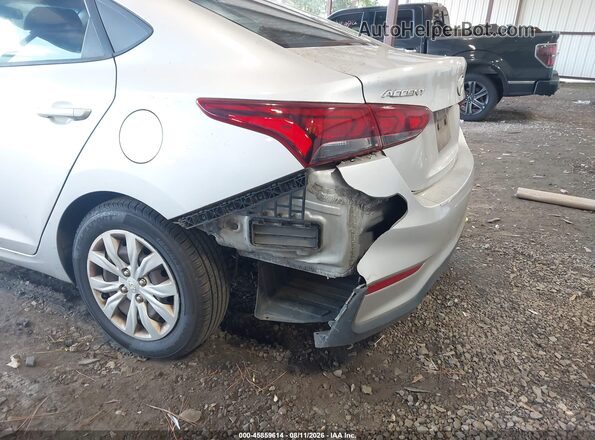 3KPC24A39JE024586 2018 HYUNDAI ACCENT Silver Widok z przodu