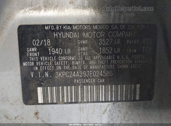 3KPC24A39JE024586 2018 HYUNDAI ACCENT Silver Widok komory silnika