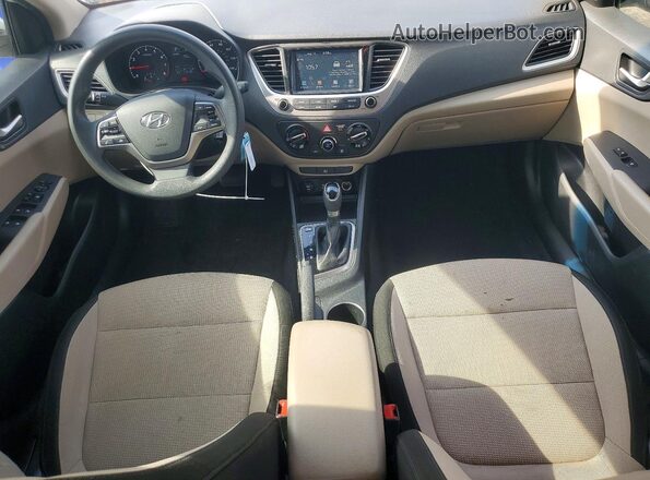 3KPC24A3XJE026699 2018 HYUNDAI ACCENT Белый Вид панели приборов