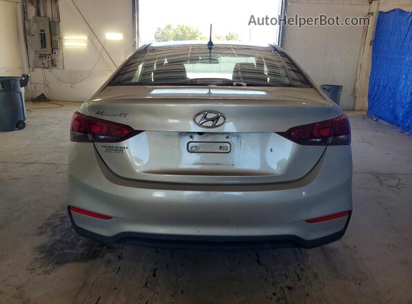 3KPC24A3XKE045772 2019 HYUNDAI ACCENT Silver უკანა ხედი
