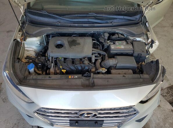 3KPC24A3XKE045772 2019 HYUNDAI ACCENT Silver უკანა სალონის ხედი
