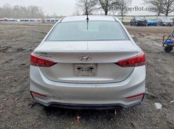 3KPC24A3XKE086354 2019 HYUNDAI ACCENT Silver Vista trasera