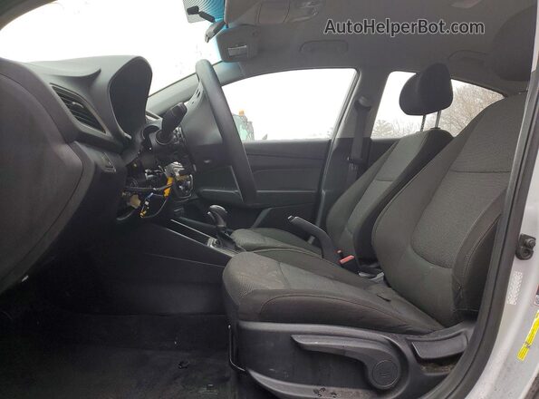 3KPC24A3XKE086354 2019 HYUNDAI ACCENT Silver Vista interior delantera