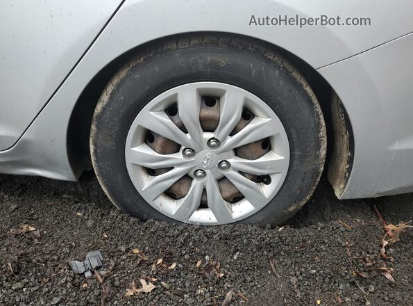 3KPC24A3XKE086354 2019 HYUNDAI ACCENT Silver 