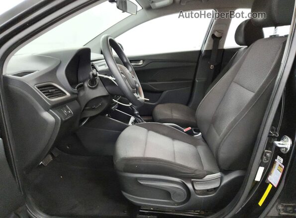 3KPC24A60LE123116 2020 HYUNDAI ACCENT Черный Вид салона спереди