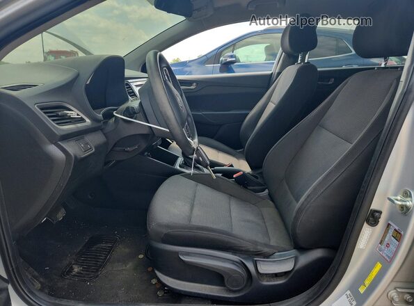 3KPC24A60ME129631 2021 HYUNDAI ACCENT Silver Widok wnętrza z przodu