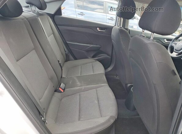 3KPC24A61LE114988 2020 HYUNDAI ACCENT Silver უკანა სავარძლების ხედი