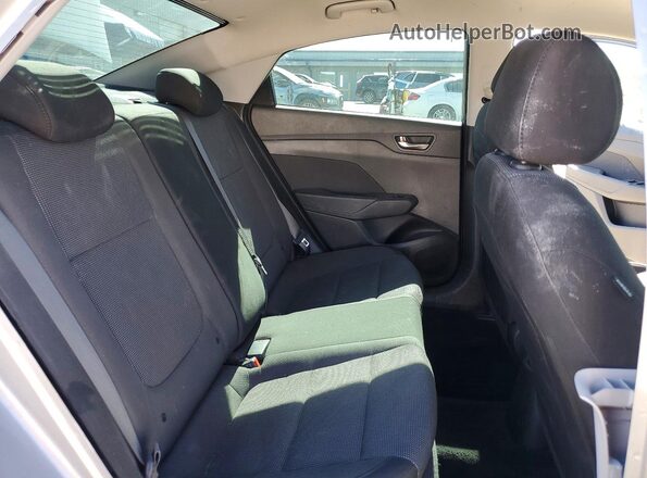 3KPC24A61NE186289 2022 HYUNDAI ACCENT Silver უკანა სავარძლების ხედი