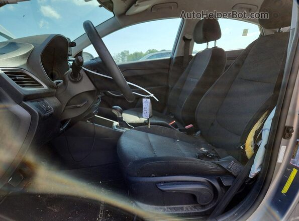 3KPC24A62NE159375 2022 HYUNDAI ACCENT Серебряный Вид салона спереди