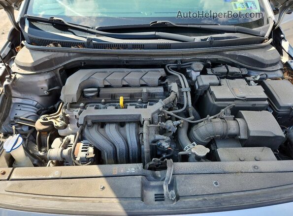 3KPC24A62NE159375 2022 HYUNDAI ACCENT Серебряный Вид задней части салона