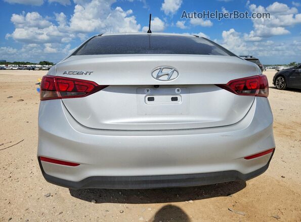 3KPC24A63NE179649 2022 HYUNDAI ACCENT Серебряный Вид сзади