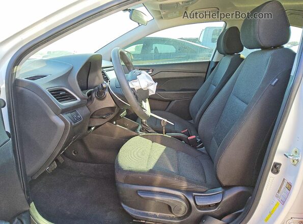 3KPC24A63NE189999 2022 HYUNDAI ACCENT White Widok wnętrza z przodu