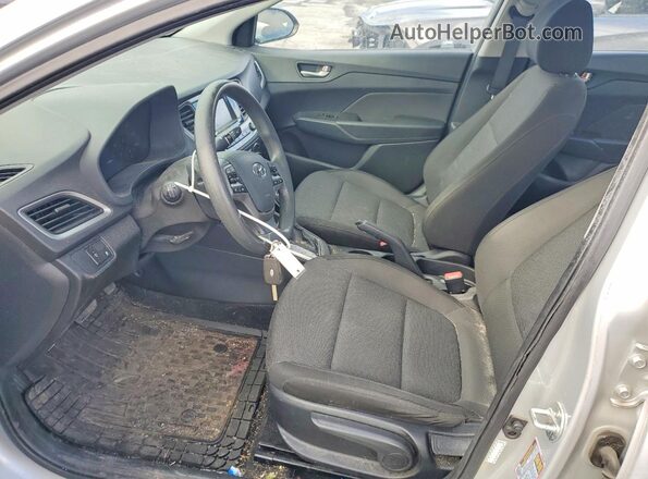 3KPC24A64LE104438 2020 HYUNDAI ACCENT Silver Вид салону спереду