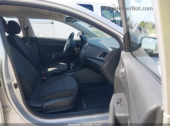 3KPC24A66LE118714 2020 HYUNDAI ACCENT Silver Вид салону спереду