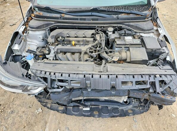 3KPC24A67LE113411 2020 HYUNDAI ACCENT Silver უკანა სალონის ხედი