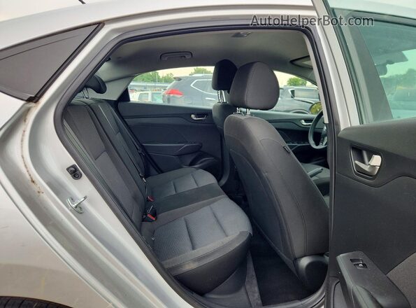 3KPC24A67ME148791 2021 HYUNDAI ACCENT Silver Widok tylnych siedzeń